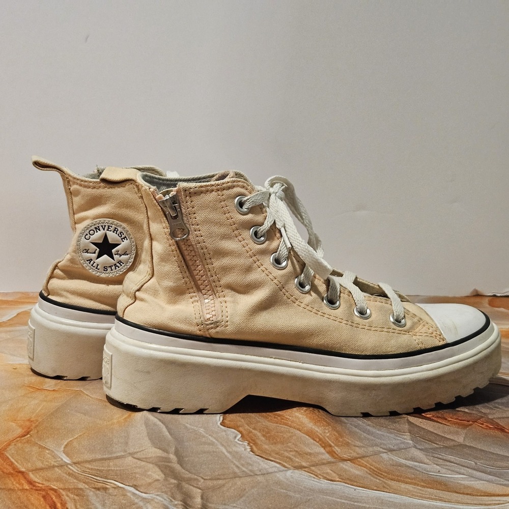 Converse Chuck Taylor Lugged Lift SAMPLE Kids 4 Peach High Top Zip Platform